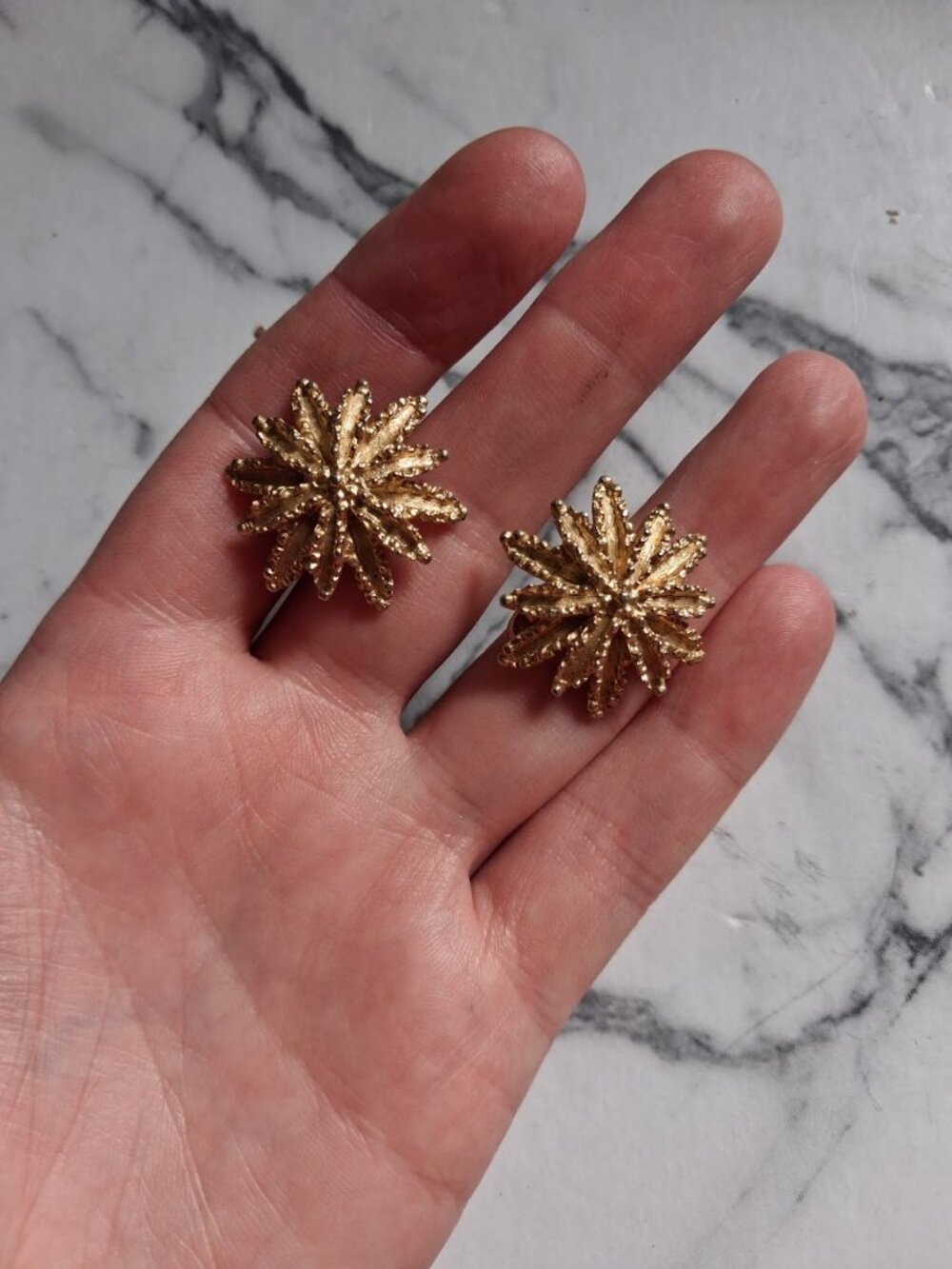 Vintage Avon clip on earrings